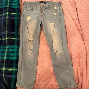 Hollister Vintage Boyfriend Light Blue Distressed Straight Leg Jeans
